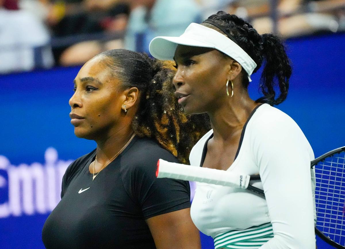  Sept 1, 2022; Flushing, NY, USA; Serena Williams and Venus Williams of the USA play Lucie Hradecka and Linda Noskova of the Czech Republic in Woman's Doubles on day four of the 2022 U.S. Open tennis tournament at USTA Billie Jean King National Tennis Center. Mandatory Credit: Robert Deutsch-USA TODAY Sports 