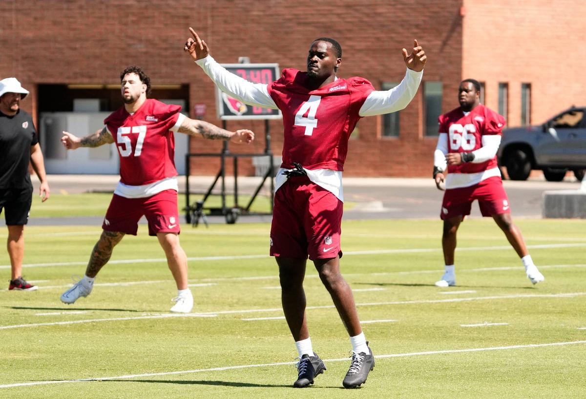  Arizona Cardinals running back Jeremiyah Love (4) during rookie mini-camp practice on May 8, 2026, at the Dignity Health Arizona Cardinals Training Center in Tempe. 