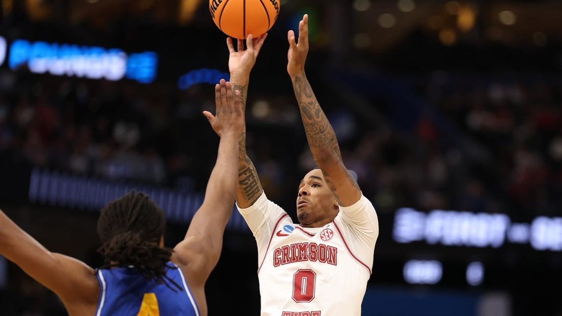 Labaron Philon Jr. drives No. 4 Alabama over No. 13 Hofstra 