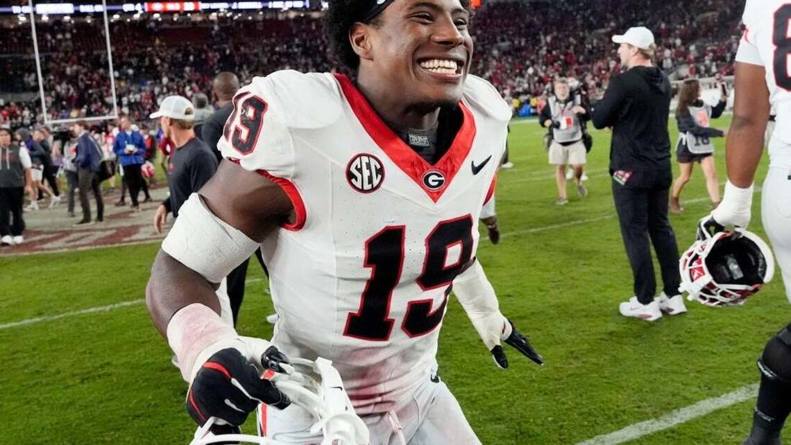 After beating rival, Georgia surges to top of AP Poll for first time since 2024