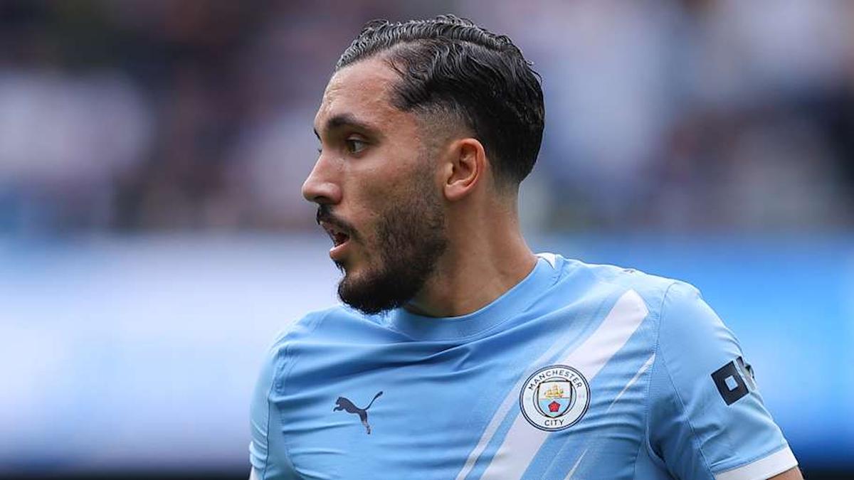  Rayan Cherki loves a rabona. | James Gill/Danehouse/Getty Images 