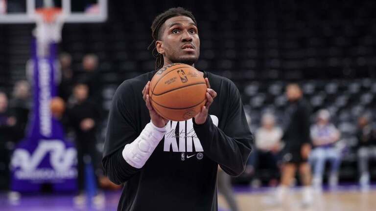 Report: Lakers sign Kevon Looney, remain interested in Jonathan Kuminga 