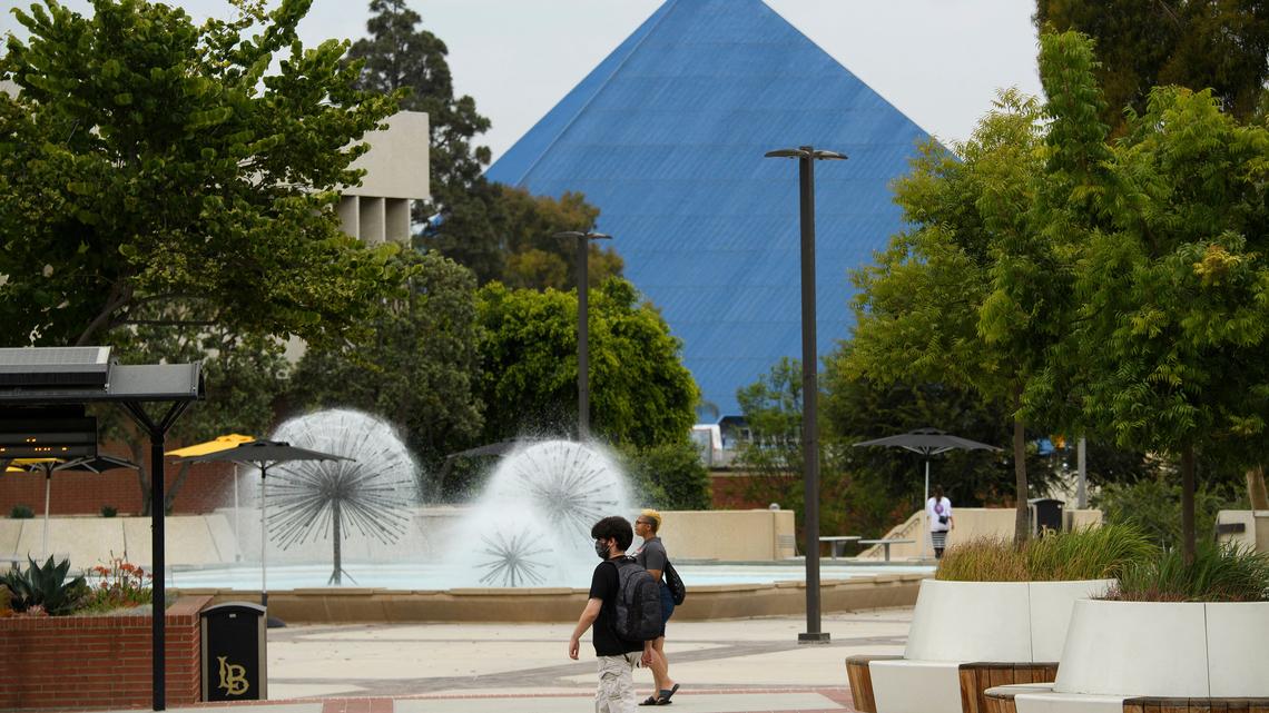 CSU made a $17-million AI bet. A year later, students and faculty give it a mixed grade 