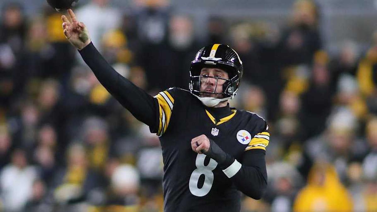  Pittsburgh Steelers quarterback Aaron Rodgers (8) fires the ball downfield during the second half of the NFL Wild Card game against the Houston Texans at Acrisure Stadium in Pittsburgh, PA on January 12, 2026. | Michael Longo/For USA Today Network-PA / USA TODAY NETWORK via Imagn Images 