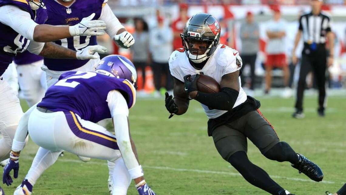 Vikings slide past Buccaneers, who lose Baker Mayfield