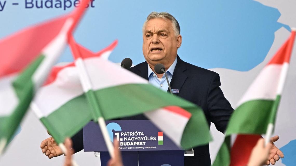 Orban campaign shows cracks as anger mounts over spying scandal