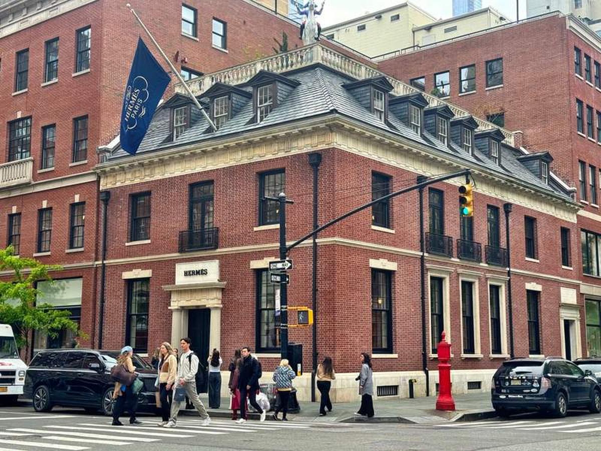  Hermès Maison Madison is a quintessential luxury goods store on America's chicest thoroughfare, Madison Avenue. Photo credit: R.C. Staab 