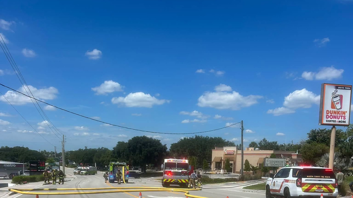 Part of Florida road closed because of struck gas line | Bradenton Herald