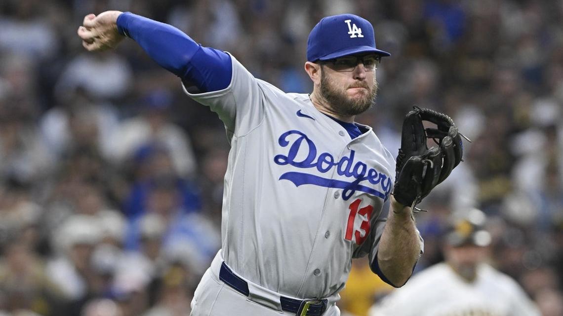 Dodgers 3B Max Muncy (wrist) out for 'couple days' 