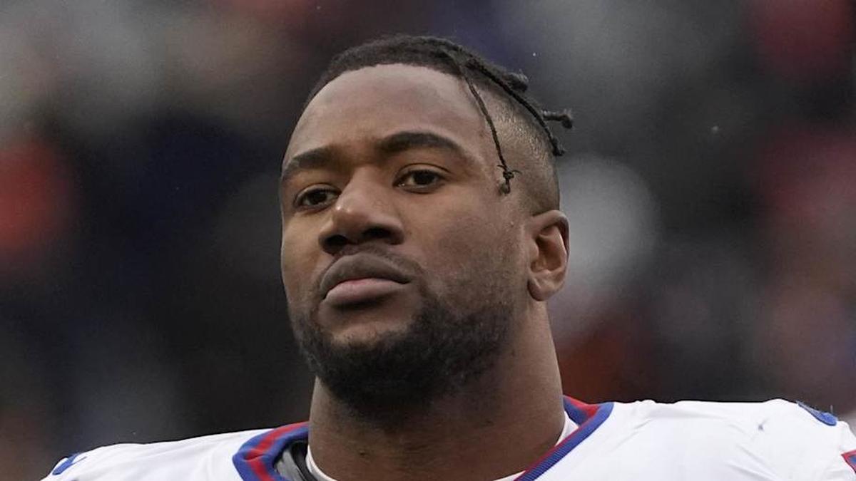  Nov 9, 2025; Chicago, Illinois, USA; New York Giants linebacker Bobby Okereke (58) leaves the field after losing to the Chicago Bears at Soldier Field. Mandatory Credit: David Banks-Imagn Images | David Banks-Imagn Images 