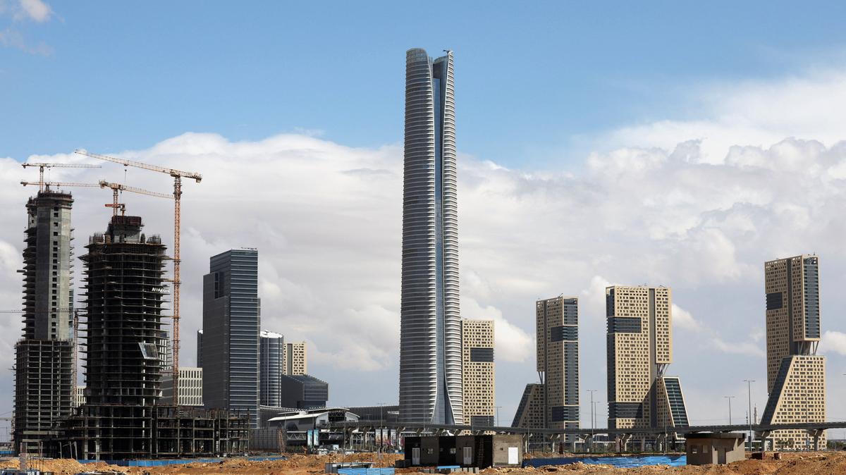 FILE PHOTO: The construction site of the futuristic Iconic Tower skyscraper in a business district, built by China State Construction Engineering Corporation (CSCEC) in the New Administrative Capital (NAC) east of Cairo, Egypt, March 25, 2026. REUTERS/Mohamed Abd El Ghany/File Photo
