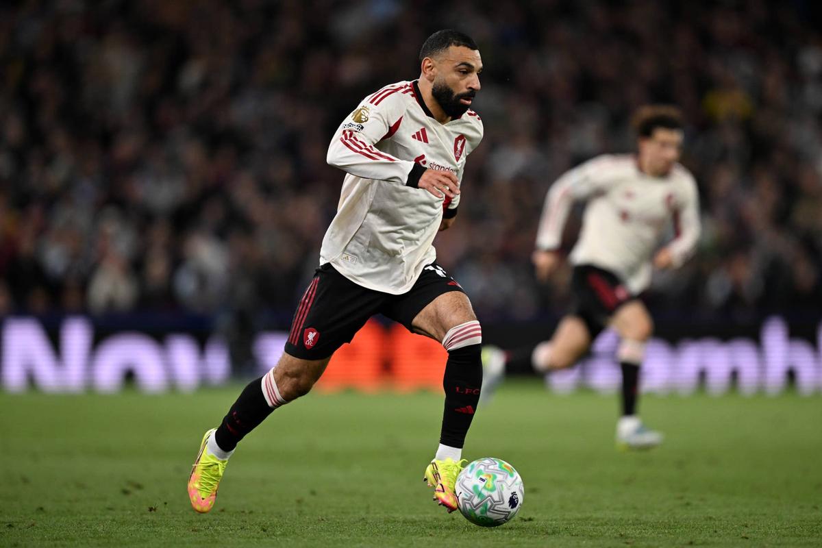  Mohamed Salah of Liverpool runs with the ball during the Premier League match between Aston Villa and Liverpool at Villa Park on May 15, 2026 in Birmingham, England. (Photo by Liverpool FC/Liverpool FC via Getty Images) Photo by Liverpool FC/Liverpool FC via Getty Images