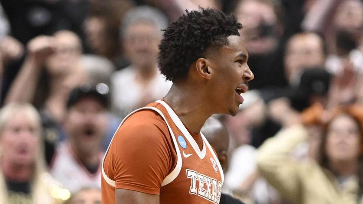  Mar 26, 2026; San Jose, CA, USA; Texas Longhorns forward Dailyn Swain (3) celebrates after a play against the Purdue Boilermakers in the second half during a Sweet Sixteen game of the West Regional of the men's 2026 NCAA Tournament at SAP Center. Mandatory Credit: Eakin Howard-Imagn Images | Eakin Howard-Imagn Images 