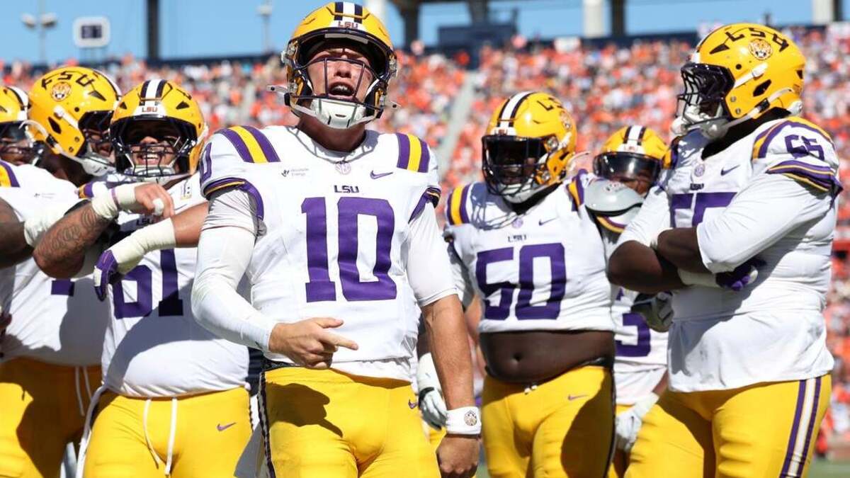 No. 18 LSU, Sam Leavitt annihilate Auburn | Sacramento Bee