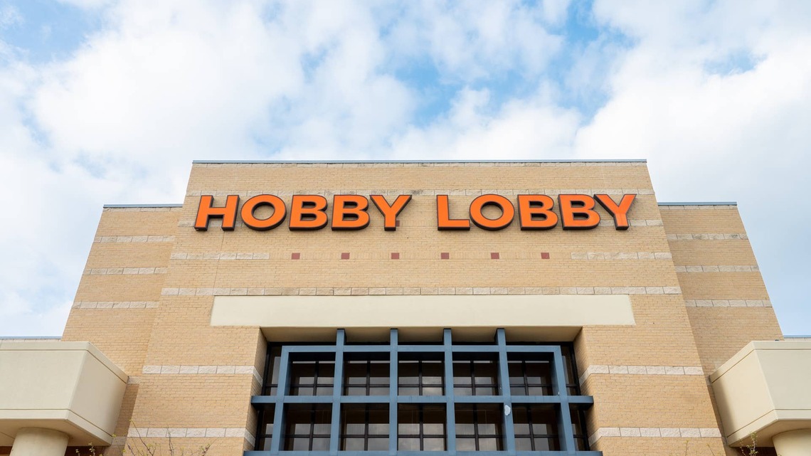 Hobby Lobby's Vibrant Cardinal Birdhouse Is a Charming Addition to Any Yard 