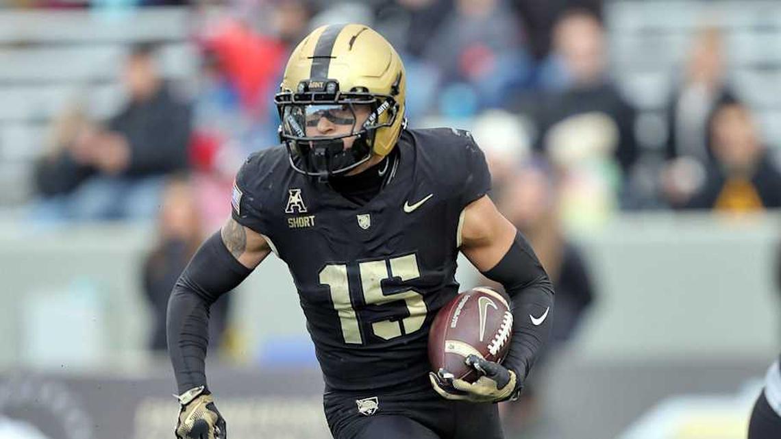  Nov 22, 2025; West Point, New York, USA; Army Black Knights running back Noah Short (15) runs with the ball against the Tulsa Golden Hurricane during the second half at Michie Stadium. Mandatory Credit: Danny Wild-Imagn Images | Danny Wild-Imagn Images 