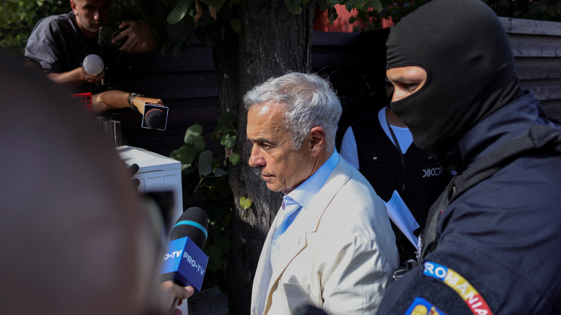 Romanian pro-Russian former presidential frontrunner under investigation for fraud 