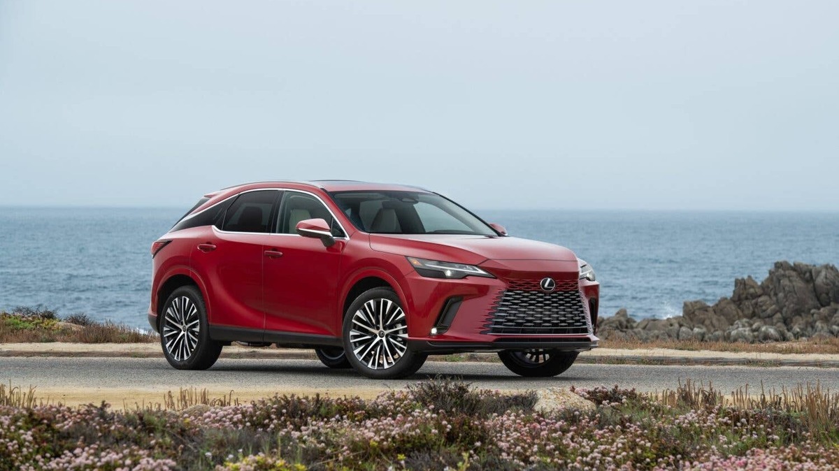 2026 Lexus RX 350h vs. Acura MDX: Which Gets Better Gas Mileage?
