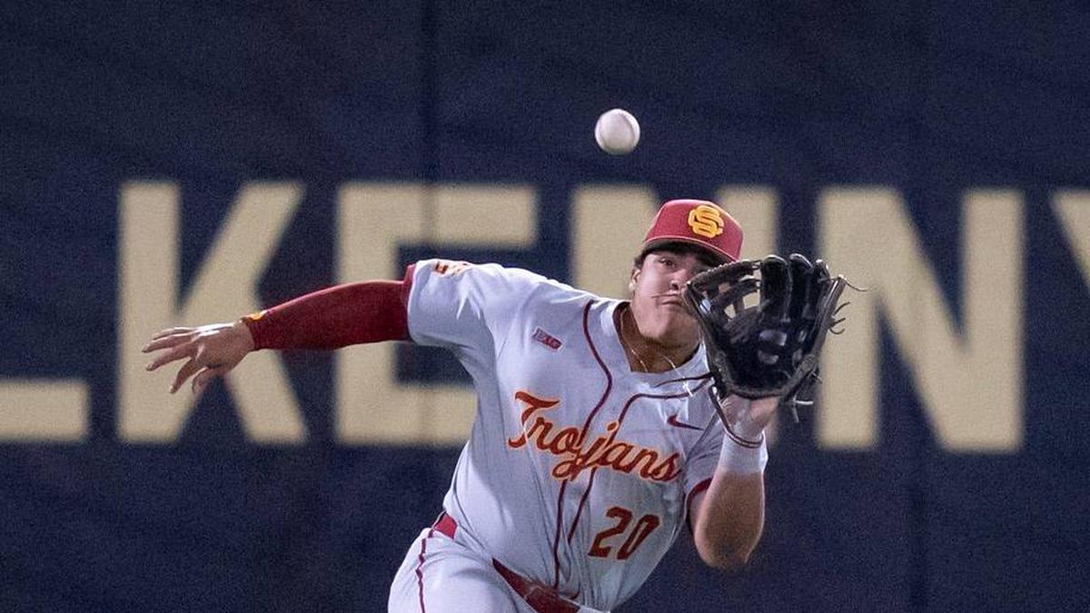  USC's Isaac Cadena makes a catch to clinch the Trojans' win in extra innings as the Oregon Ducks host the USC Trojans on May 14, 2026, in Eugene, Oregon. | Ben Lonergan/The Register-Guard / USA TODAY NETWORK via Imagn Images 