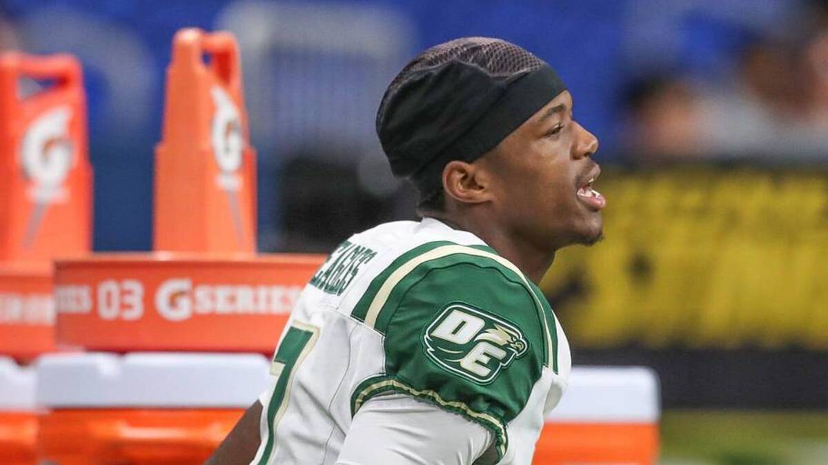  DeSoto's Ethan Feaster warms up after halftime during Friday's game at the Alamodome on Sept. 13, 2024, in San Antonio, Texas. | Angela Piazza/Caller-Times / USA TODAY NETWORK via Imagn Images 