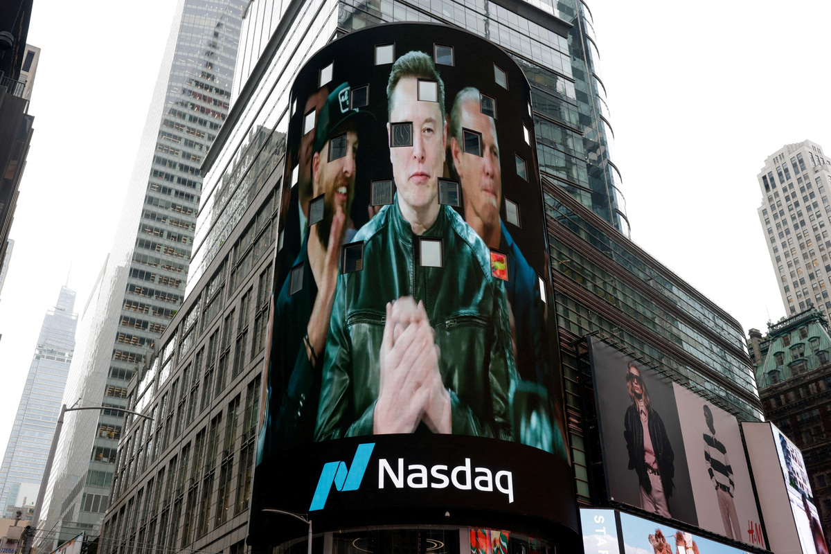A live feed shows SpaceX CEO Elon Musk on the day of SpaceX's initial public offering (IPO) at the Nasdaq MarketSite, in New York City, U.S., June 12, 2026. REUTERS/Jeenah Moon