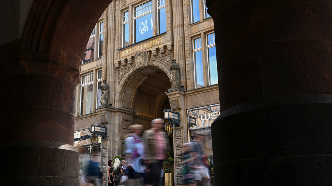 German consumer confidence slumps as energy costs bite
