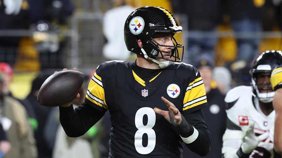  Jan 12, 2026; Pittsburgh, PA, USA; Pittsburgh Steelers quarterback Aaron Rodgers (8) looks to throw during the second half of an AFC Wild Card Round game against the Houston Texans at Acrisure Stadium. Mandatory Credit: Charles LeClaire-Imagn Images | Charles LeClaire-Imagn Images 