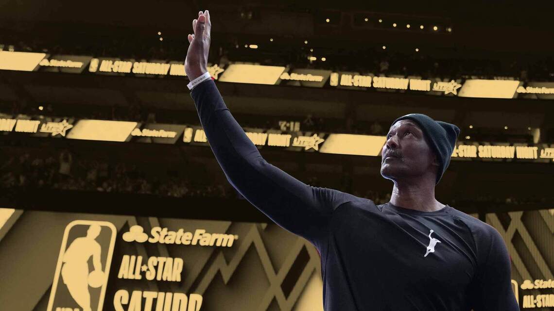 Karl Malone threatened to boycott the 1990 All-Star Game following a bitter fan voting snub: "If you have any pride about yourself, it hurt" 