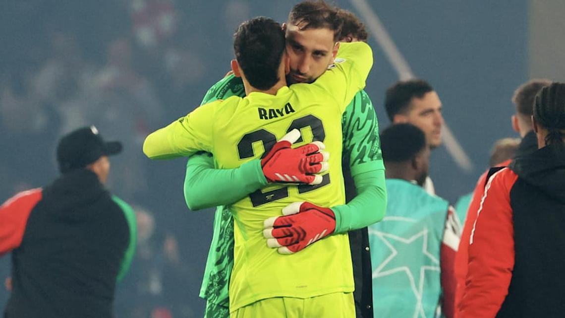  Two of the world's best goalkeepers face off. | Xavier Laine/Getty Images 