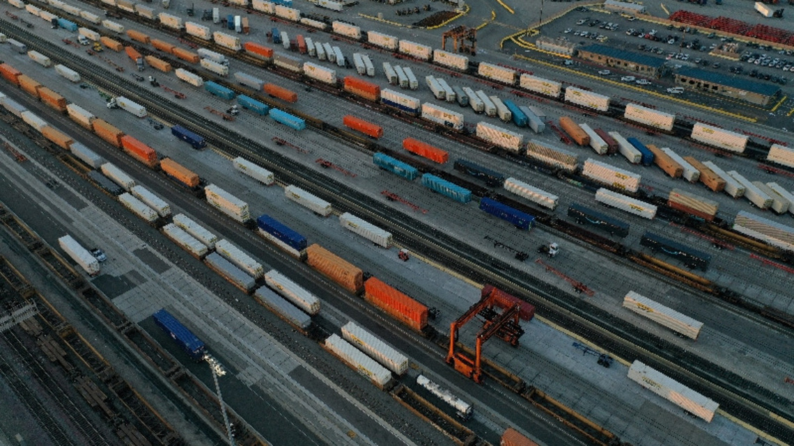 Analysis | Rail fuel surcharges on grain hit record highs, squeezing farmers in harvest season