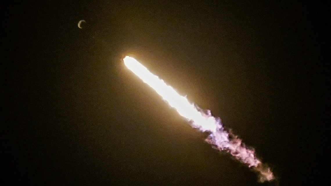 SpaceX rocket launch from Florida delivers Globalstar satellites, sounds sonic booms 