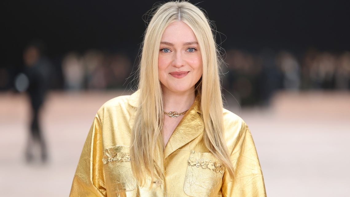Dakota Fanning Knows! Barrel Pants Are Replacing Skinnies This Fall 
