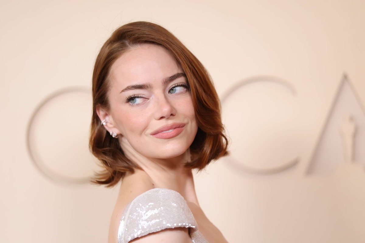  Emma Stone at 2026 Oscars Getty Images/Mike Coppola.