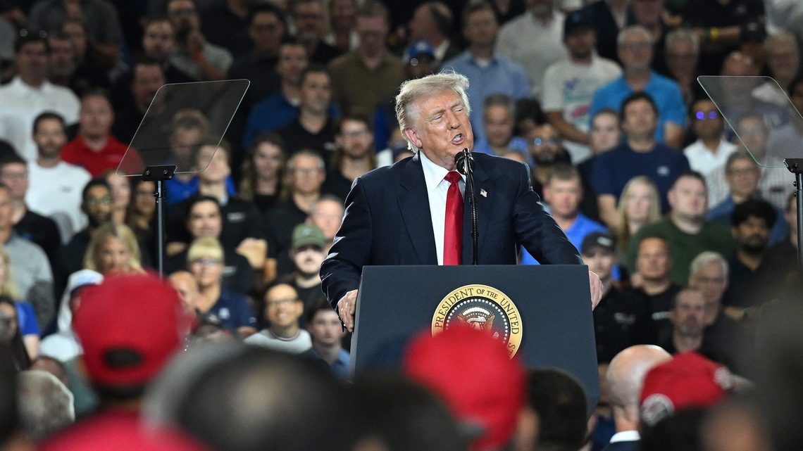 Trump's ‘golden age' economy pitch fizzles with US voters