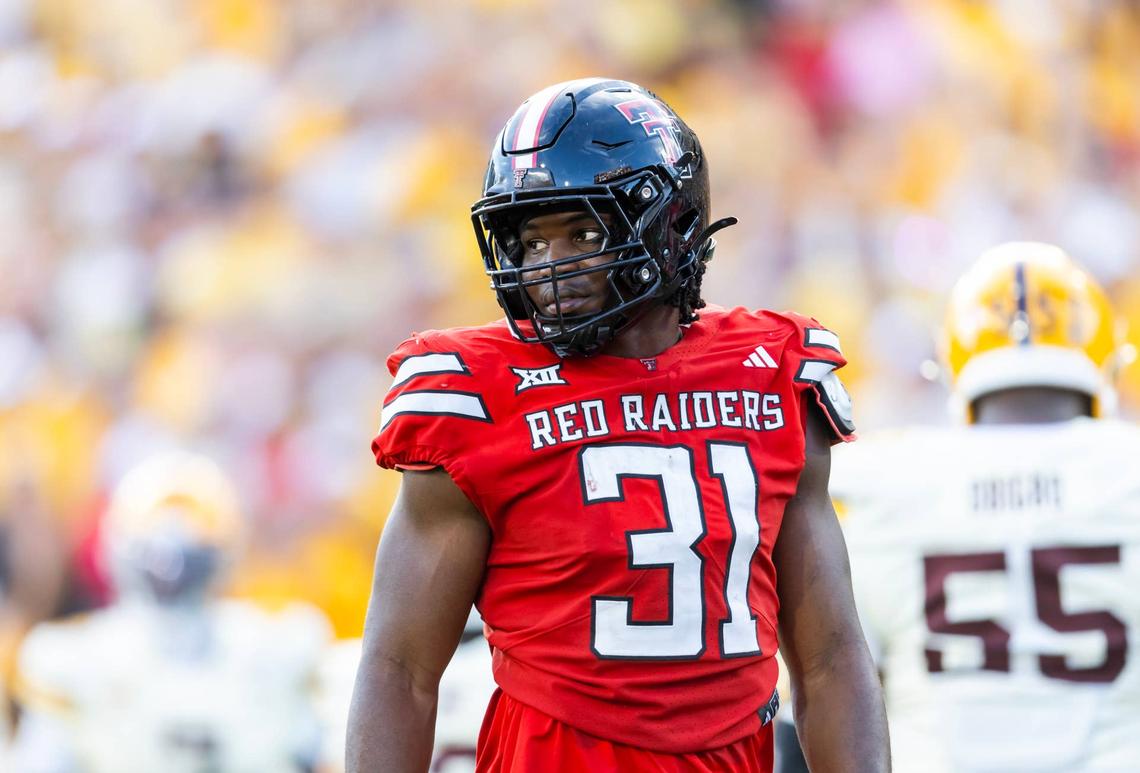  Texas Tech Red Raiders linebacker David Bailey (31) against the Arizona State Sun Devils at Mountain America Stadium. Mark J. Rebilas-Imagn Images