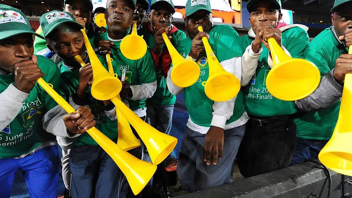  Vuvuzelas make a lot of noise. | IMAGO/Ulmer 