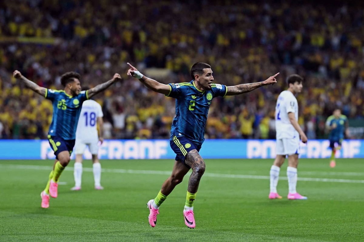  Colombia's defender #02 Daniel Munoz celebrates scoring his team's first goal during the 2026 World Cup Group K football match between Uzbekistan and Colombia at the Mexico City Stadium in Mexico City on June 17, 2026. (Photo by CARL DE SOUZA / AFP via Getty Images) Photo by CARL DE SOUZA / AFP via Getty Images