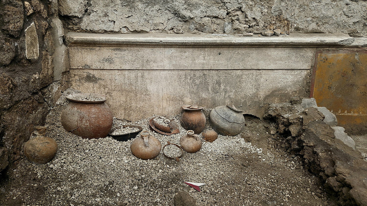 Pompeii cupboard opens window onto life before Vesuvius erupted ...