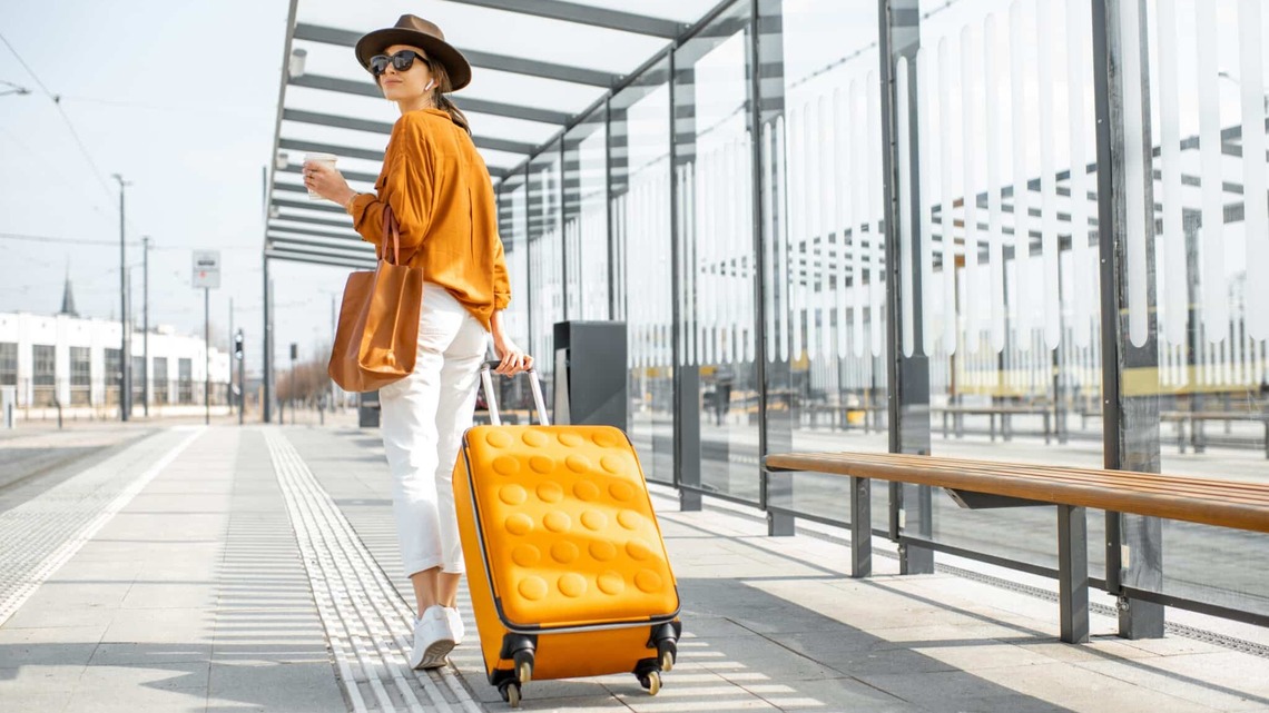 Cute and Comfortable Airport Outfits That Make Travel Days Easier 
