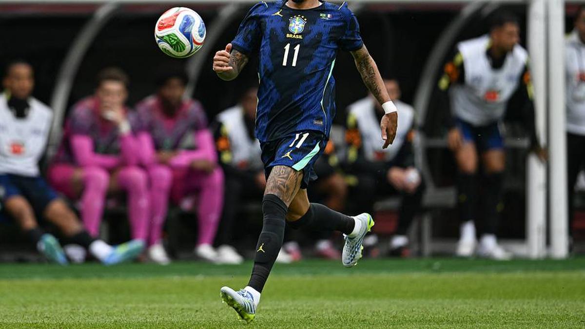  Raphinha will look to lead Brazil's charge towards a sixth World Cup title. | Stephen Nadler/ISI Photos/Getty Images 