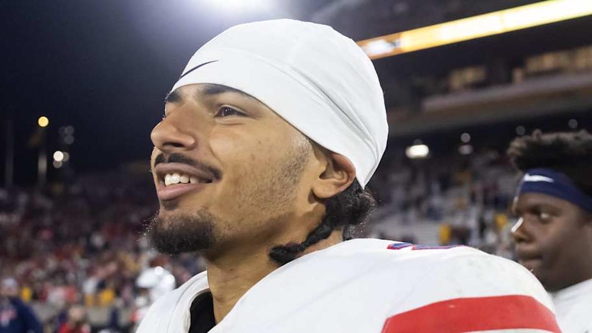  Nov 28, 2025; Tempe, Arizona, USA; Arizona Wildcats defensive back Treydan Stukes (2) celebrates after defeating the Arizona State Sun Devils during the 99th Territorial Cup at Mountain America Stadium. Mandatory Credit: Mark J. Rebilas-Imagn Images | Mark J. Rebilas-Imagn Images 