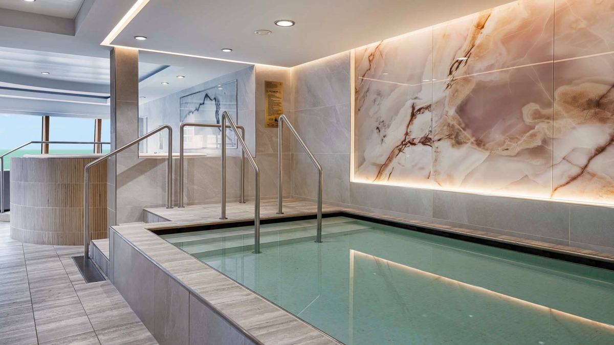  Norwegian Jade's upgraded thermal suite includes a plunge pool. 