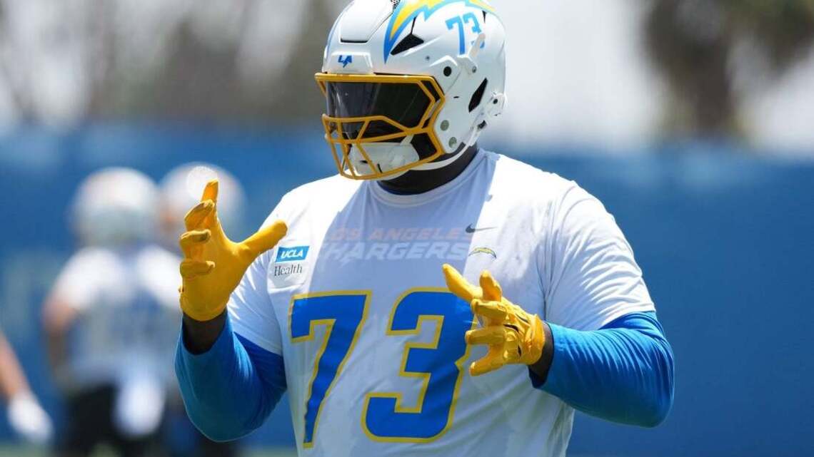 Report: Packers signing veteran OL Mekhi Becton