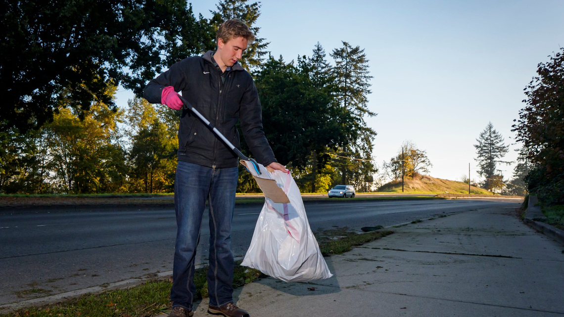 UO grad goes viral picking up trash, hopes to inspire others