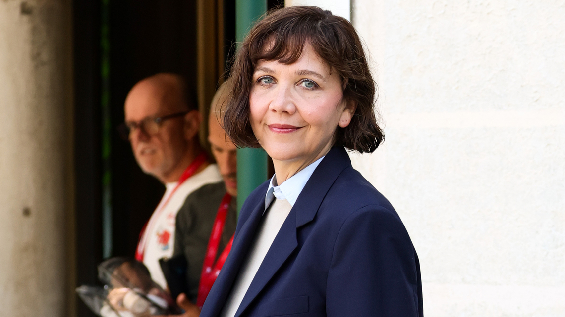 Copy Maggie Gyllenhaal's 'City Girl Chic' Navy Blazer Look for $42 