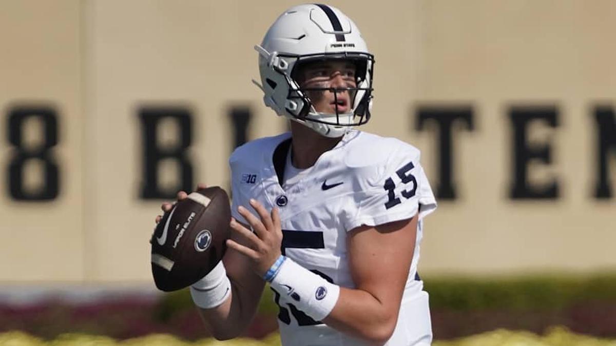  Sep 30, 2023; Evanston, Illinois, USA; Penn State Nittany Lions quarterback Drew Allar (15) passes against the Northwestern Wildcats during the first half at Ryan Field. Mandatory Credit: David Banks-Imagn Images | David Banks-Imagn Images 
