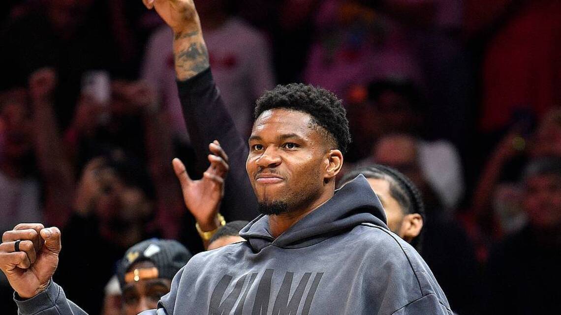 How should Erik Spoelstra Manage Giannis Antetokounmpo's Minutes?