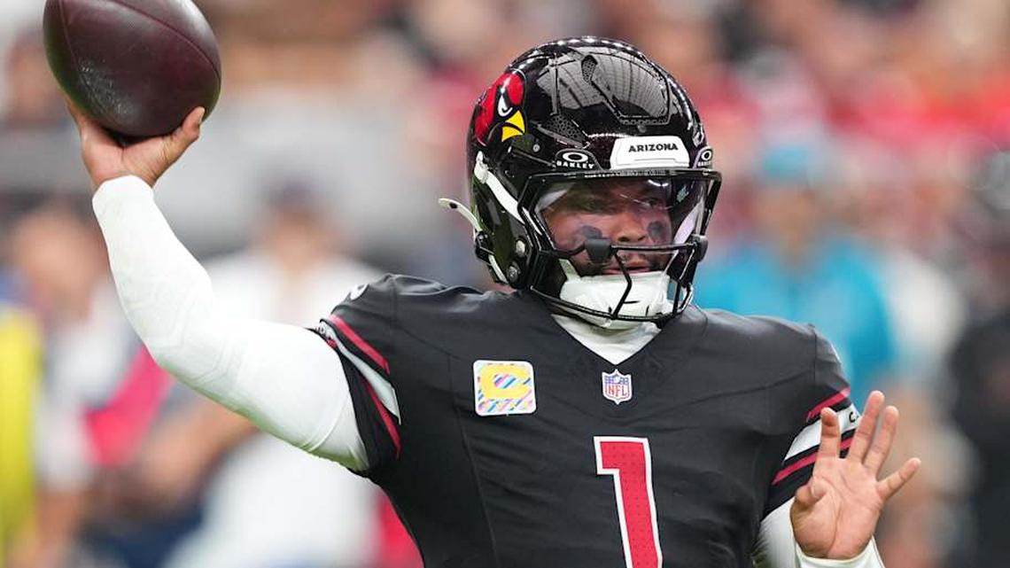  Oct 5, 2025; Glendale, Arizona, USA; Arizona Cardinals quarterback Kyler Murray (1) makes a throw against the Tennessee Titans during the fourth quarter at State Farm Stadium. Mandatory Credit: Joe Camporeale-Imagn Images | Joe Camporeale-Imagn Images 
