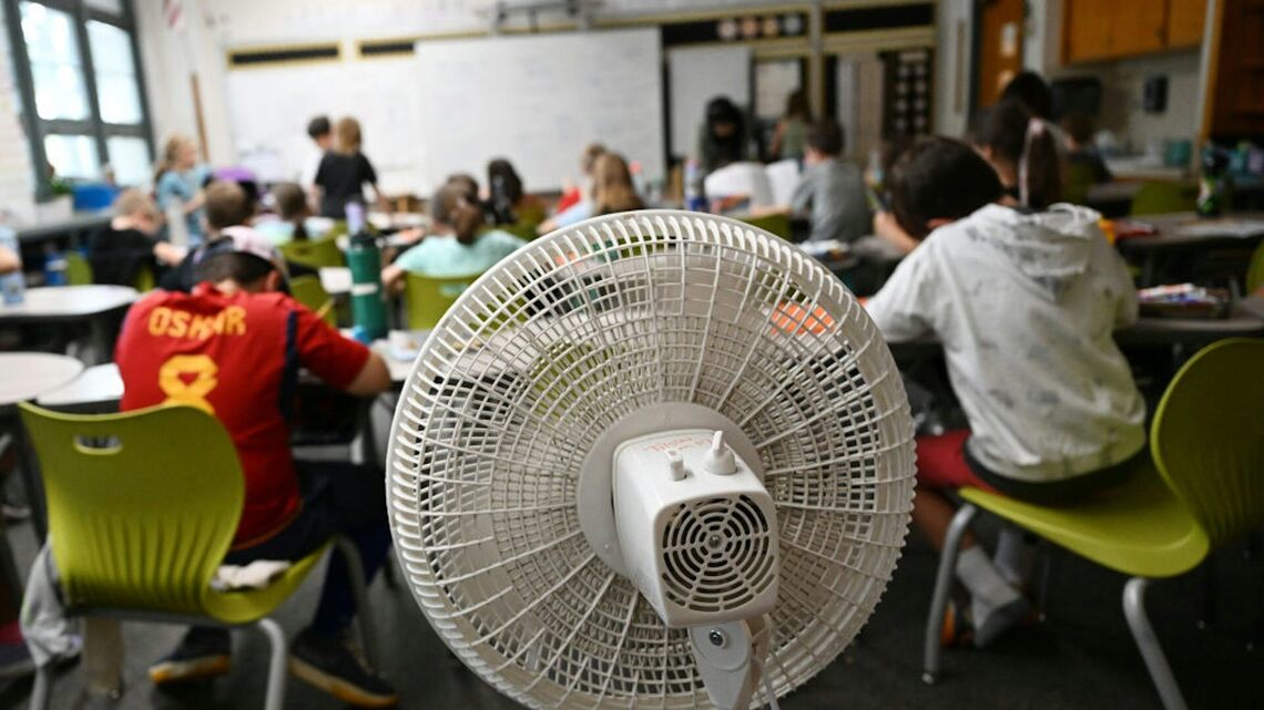 Mold and heat closed Pittsburgh-area schools – an expert explains the risks to kids 