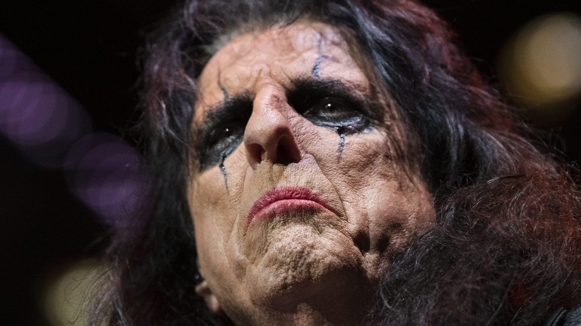 Alice Cooper says crack cocaine 'almost killed me' before he got sober 